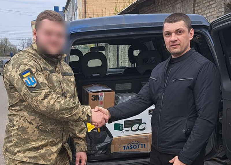 На роботу — через блокпости: історія волонтера з Донеччини