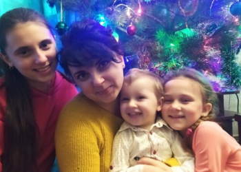 Їде трактор – дітвора забігає до хати: про пережите родиною, яка рятуюючись від війни, знайшла прихисток на Поділлі