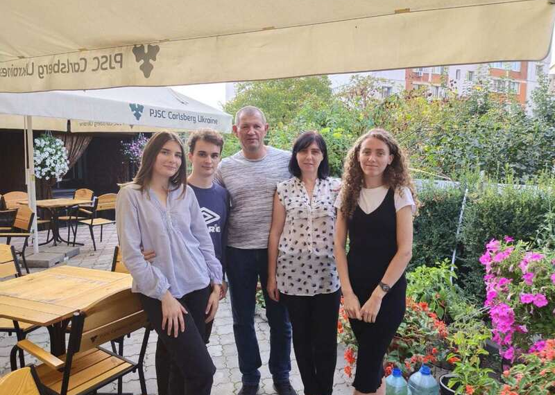 Хто поверне усмішку донечкам загиблого Героя…