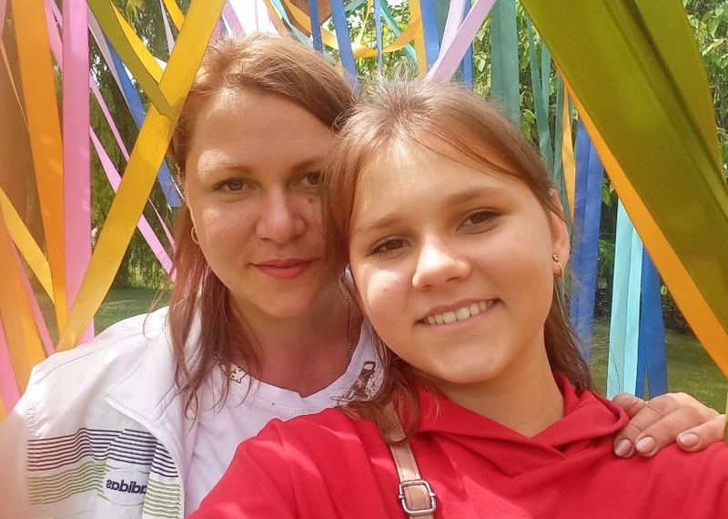 “Давай хоч раз з’їздимо додому…” – просить маму дочка Настя