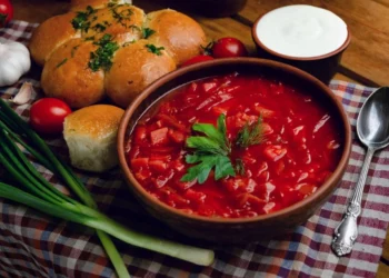 Борщ – страва давня, сучасна та вічна