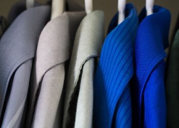 На фото: наводимо лад у шафі після зими. Фото: pixabay.com