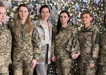 Візуально ця форма нічим не відрізняється від чоловічої. Фото з архіву Ірини Никорак.