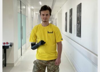 Втратив руку, пережив три інсульти і клінічну смерть