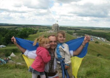 Василь Мартюк захищає країну на передовій та продовжує розвивати родинний бізнес. Фото: з сімейного архіву.