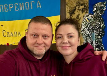 З дружиною Оленою Валерій Залужний у шлюбі вже 20 років. Фото з Фейсбук-сторінки Валерія Залужного.