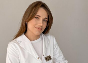 «При ультразвуковому дослідженні вузлова патологія виявляється у понад 50 відсотків населення. Частіше її мають жінки», – зазначає Галина Кобюк. Фото з архіву лікарки.