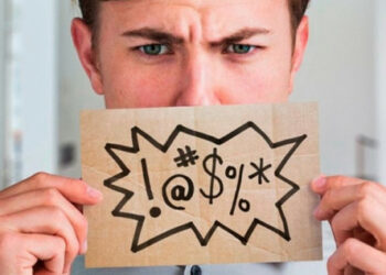 Якщо лаятися, то українською!