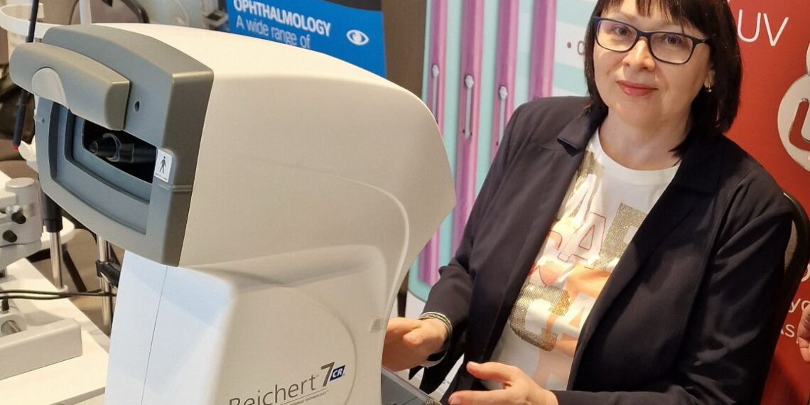 На фото: Офтальмолог Лариса Грицай радить людям після 40 років перевіряти очний тиск у лікаря. Фото: надане Ларисою Грицай.