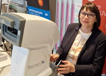 На фото: Офтальмолог Лариса Грицай радить людям після 40 років перевіряти очний тиск у лікаря. Фото: надане Ларисою Грицай.