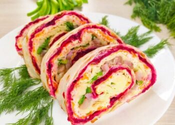 Оселедець під шубою в лаваші. Фото: recepty.hyser.com.ua