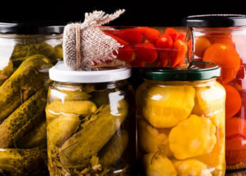 Солоними овочами головне – не зловживати