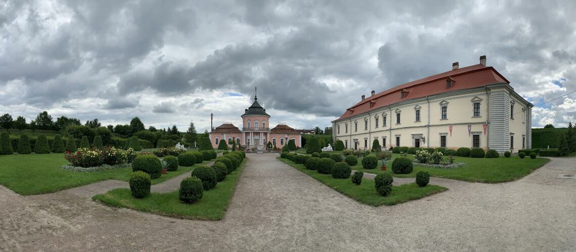 На фото: Золочівський замок завжди приваблював подорожуючих своєю красою та істрорією. Фото: Львівська національна галерея мистецтв.