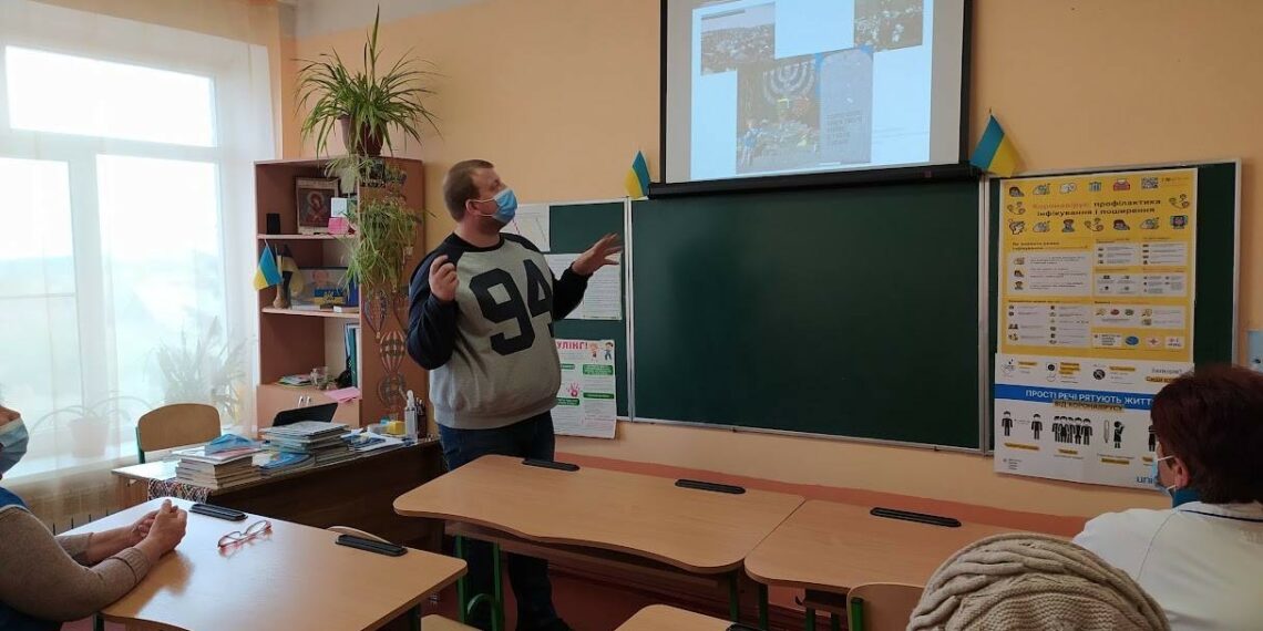 Одним зі значних викликів для вчителів та учнів стала пандемія COVID-19, через яку було повне нерозуміння, що відбувається та чого очікувати. Фото з архіву вчителя.