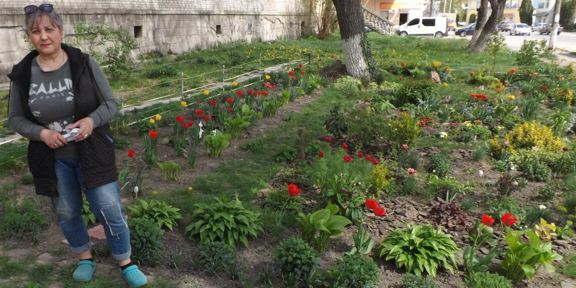 «Я дуже люблю квіти, тож отримую радість для душі і маю насолоду для очей», – каже Катерина Фіщук. Фото автора.