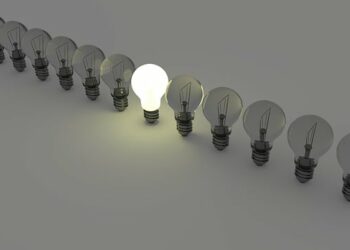 Фахівці з енергетики стверджують, що нині діють не планові, а аварійні відключення. Фото: pixabay.com