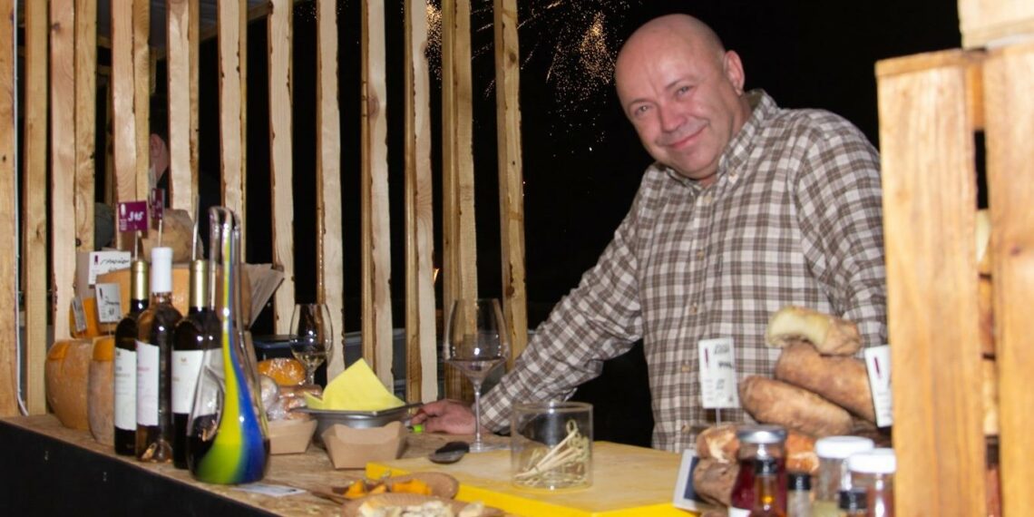 «У нашій продукції не застосовуються і ніколи не будуть застосовуватися промислові методи переробки, виробництва і консервації продукції харчування», –каже Олександр Доброжанський. Фото з домашнього архіву.