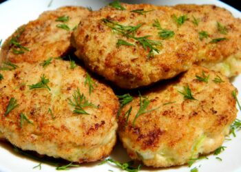 Курячі котлети з кабачком. Фото: gk-press.if.ua