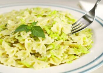 Макарони з кабачком. Фото: /i.ytimg.com