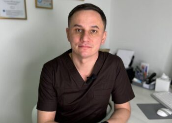 «В ідеалі лікаря-флеболога потрібно відвідувати раз на рік, навіть якщо немає видимих ознак варикозу», – каже Орест Мельник. Фото з архіву лікаря.