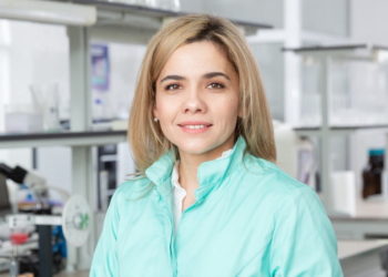 "Думаю, донеччани навряд чи зміняться, навіть песлі Перемоги України", думає Єлізавета.