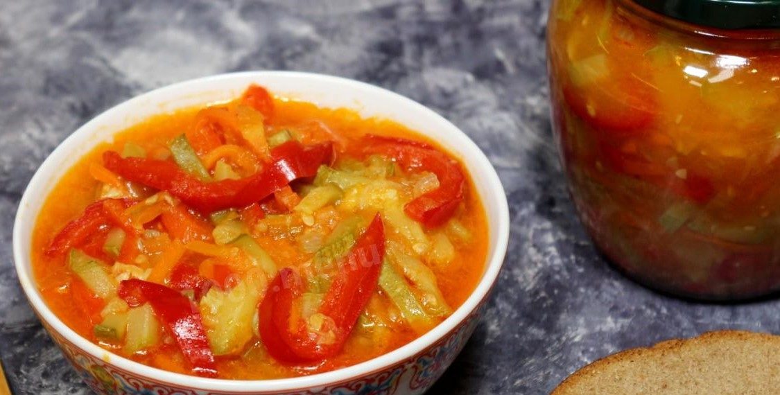 Лечо з кабачками. Фото: cdn.lenta.com.ua