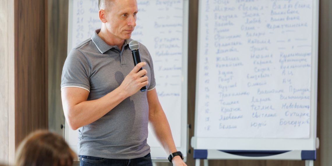 "Ми об’єдналися, щоб допомагати один одному", каже Олексій Кудінов