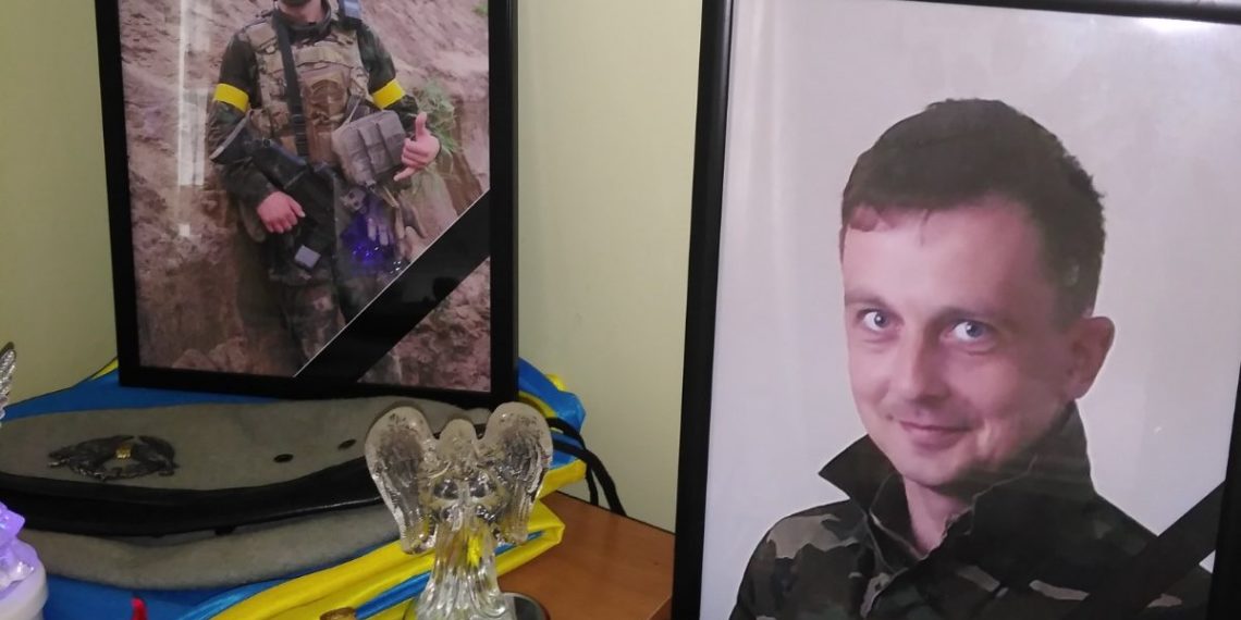 До його позивного «Чак» бійці справедливо додали «Сталевий».