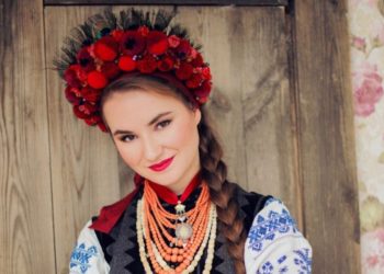Вже третій рік щира українка активно наближає Перемогу з Лондона