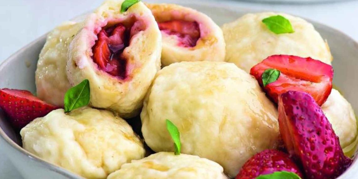 Картопляно-сирні кнедлики зі сливами. Фото: nyam-nyam-5.com