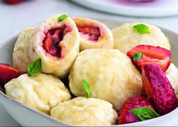 Картопляно-сирні кнедлики зі сливами. Фото: nyam-nyam-5.com