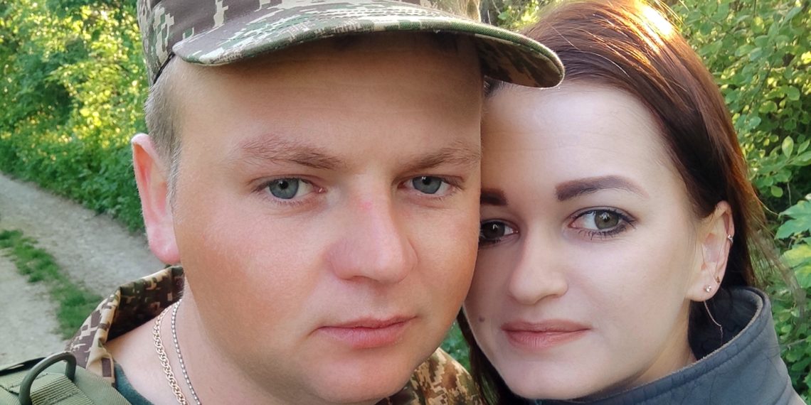 Замість білої фати зодягла війна нареченій чорну хустину