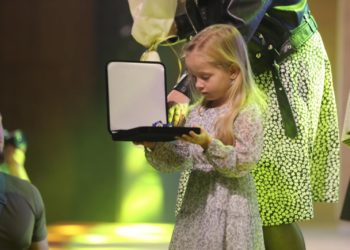 Татову нагороду вручили донечці. Фото з родинного архіву