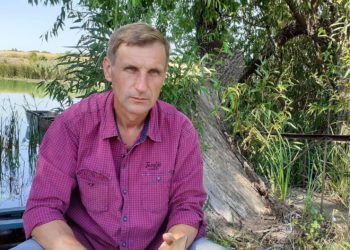 «Обрізати дерева потрібно так, щоб була видалена тільки тканина гілок, а тканина стовбура не була пошкоджена», – радить Анатолій Лисенко. Фото з домашнього архіву.