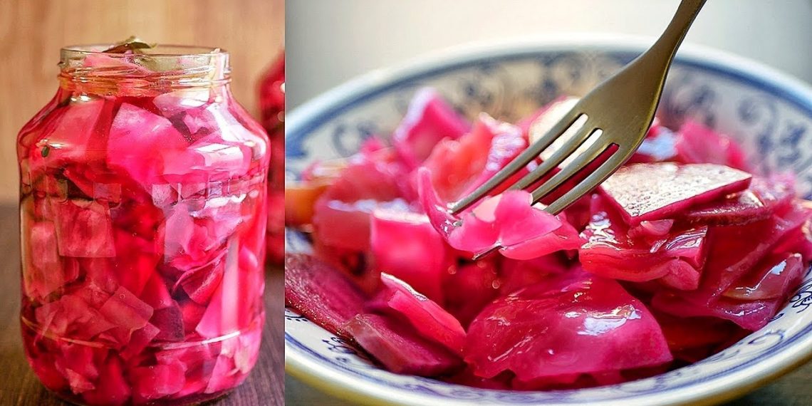 Квашена капуста з буряком. Фото: apostrophe.ua