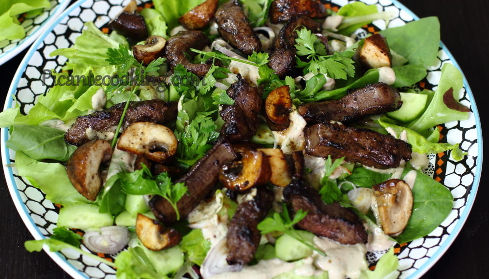 Салат з телячою печінкою. Фото: picantecooking.com