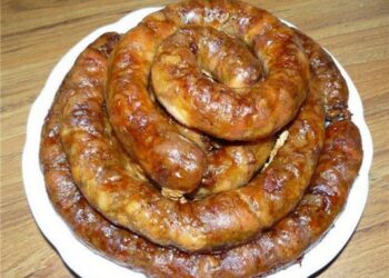 Ковбаса по-гуцульськи. Фото: sunnyresort.com.ua