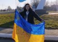«Шкода, що настільки контрастні наші українські реалії: хтось гине через те, що хтось краде», – констатує Алла Нікітіна.