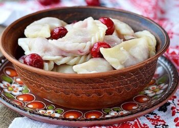 В українців ритуальна страва і святочний символ – це вареник. Фото: f.kyivregiontours.gov.ua