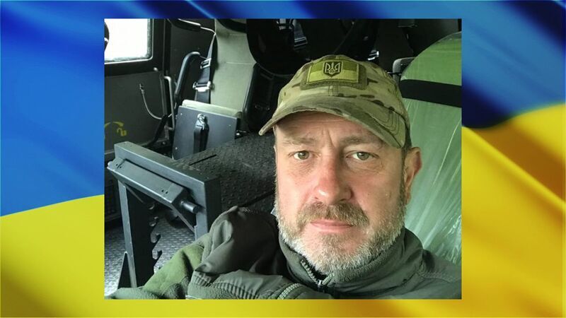 «І рвуться струни в батьківській душі, І меркне світ, і помирають зорі», – з вірша, що Анатолій Бобров присвятив синові Олександру.