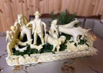 На фото: Сирні фігурні вироби можуть бути доволі різноманітними, проте найбільшою популярністю користуються все ж таки коники. Фото з домашнього архіву майстра.
