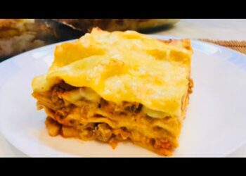 Лазанья з м’ясним соусом. Фото: i.ytimg.com