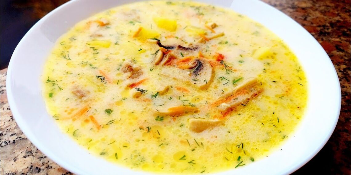 Сирний суп з куркою. Фото: i.ytimg.com