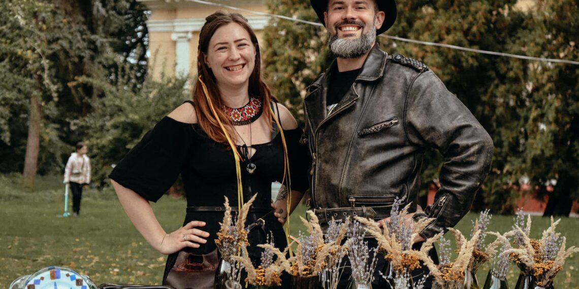 Творчі Василь та Вероніка у багатьох проявах. Фото надані майстернею.