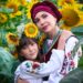 На фото: Сили продовжувати боротьбу на волонтерському фронті додає Ользі Вовк донечка Амалія. Фото з архіву Ольги Вовк.