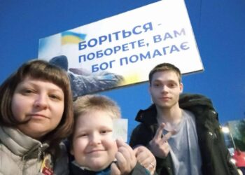 У 13 років Марія написала пісню про повернення в рідний Севастополь. Тоді ще нічого не віщувало війни. І жінка вірить, що вона пророча. Фото з домашнього архіву.