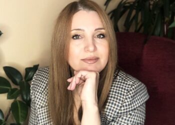 «Вчіться зміщувати фокус на позитивне мислення. Говоріть хороше про себе та інших, робіть компліменти. Не скупіться на добре слово», – радить Алла Линок. Фото з архіву лікарки.