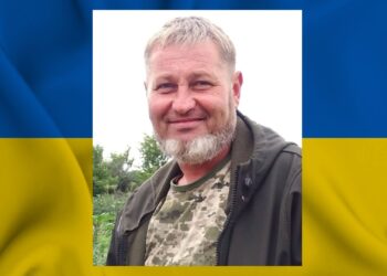 На фото: Свого часу Василь відслужив строкову службу, тож вважав своїм обов'язком стати на захист країни. Фото з домашнього архіву.