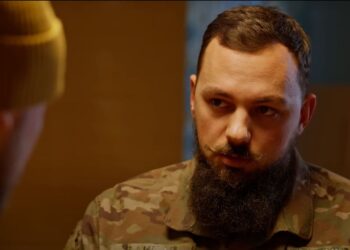 На фото: «Банкай» має амбітну особисту мету: щоб протягом 5 років всі «азовці» із важкими пораненнями отримали житло. І над цим працює. Фото: Громадське.