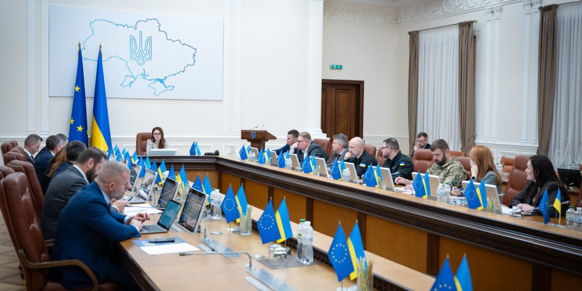 "На старті ми чітко визначили для себе чотири ключові пріоритети: гідність людини, безпека, розвиток економіки і відбудова", – прем’єрка Юлія Свириденко. Фото з Фейсбук-сторінки Юлії Свириденко.